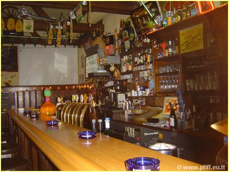 PFIFF Pics Bar und Mautzy_05.JPG